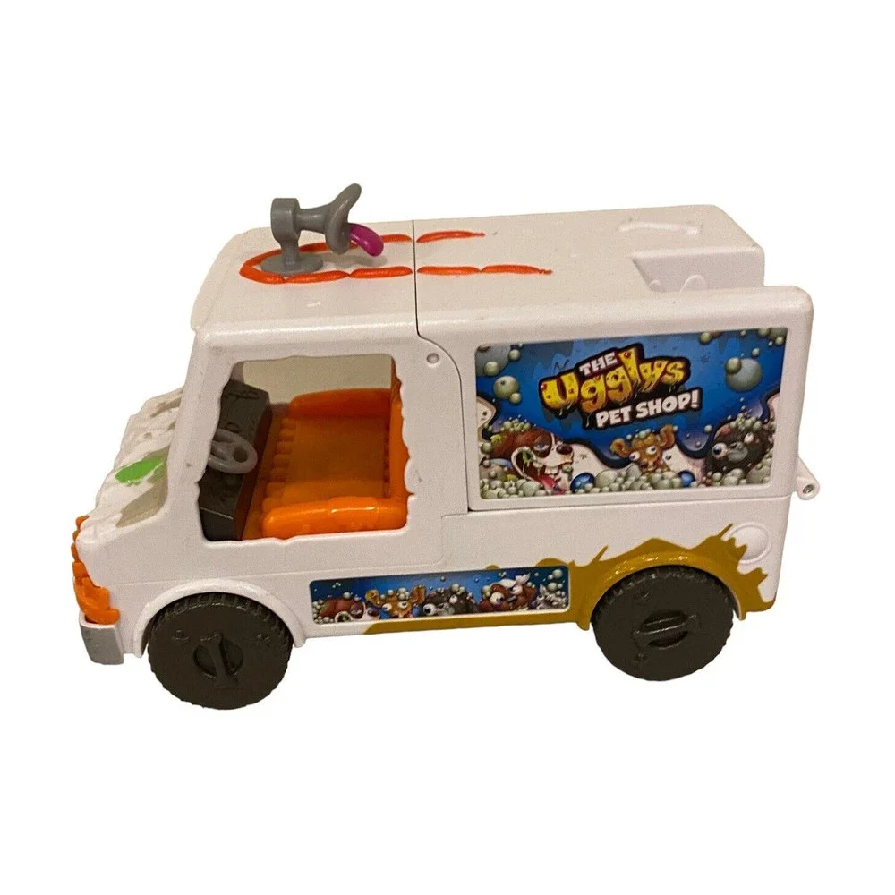 The Ugglys Pet Shop Dirty Dog Wash Van Truck‎ Works/Makes Sounds